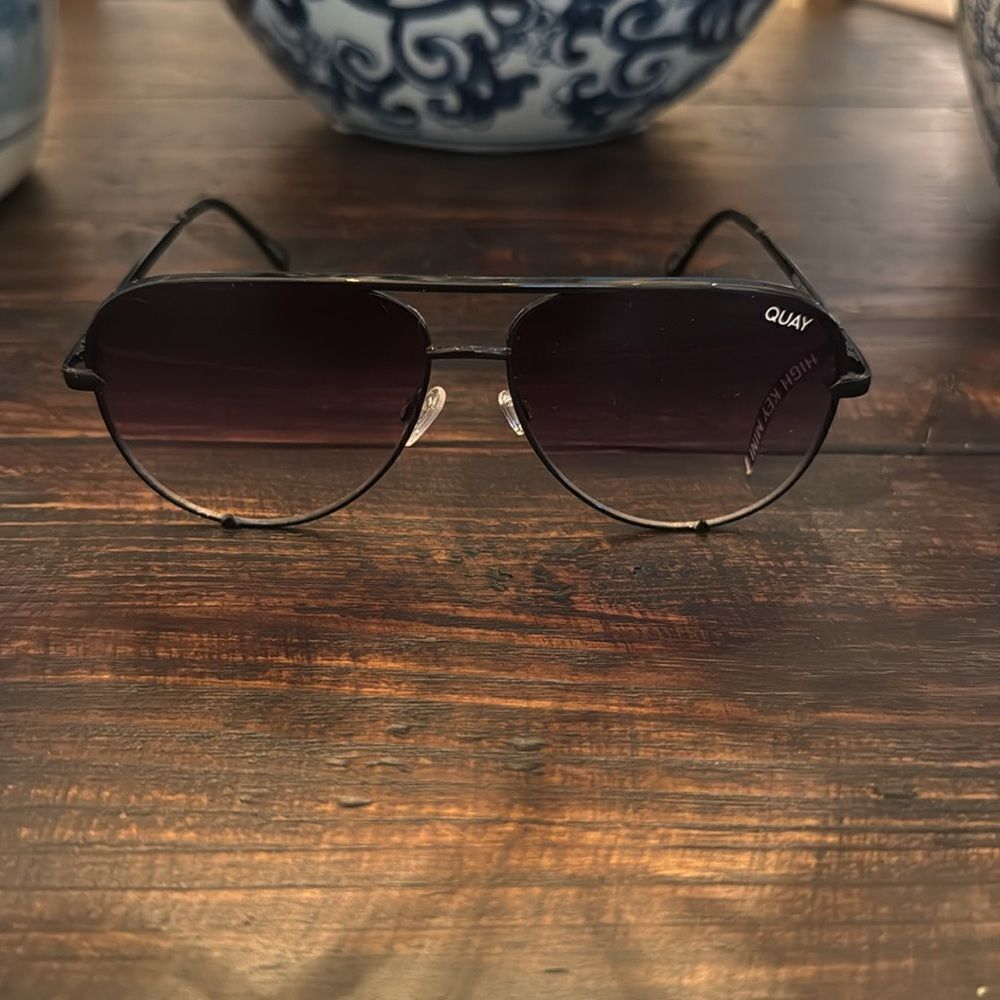 Quay High Key Mini sunglasses⭐️ - Picture 4 of 7
